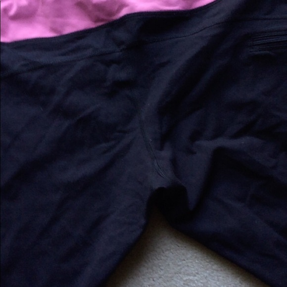 LuLuLemon yoga capris - Picture 3 of 3
